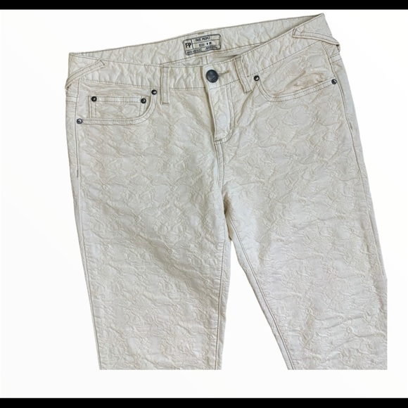 FREE PEOPLE Vintage Jacquard Lace Print Skinny Jeans With Pockets Ivory Size 28 - Picture 5 of 12
